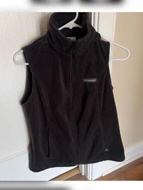 Columbia Women’s Black Fleece Vest